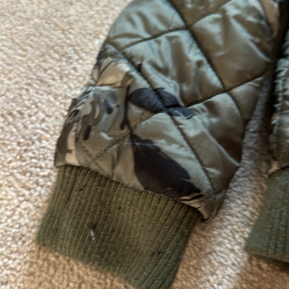 Floral print green bomber jacket - Picture 3 of 6